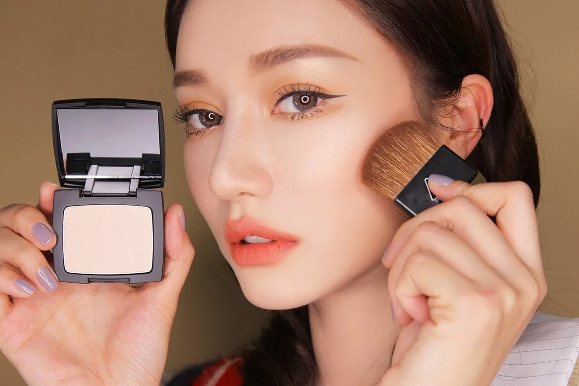 Phấn phủ cho da dầu loại nào tốt? 