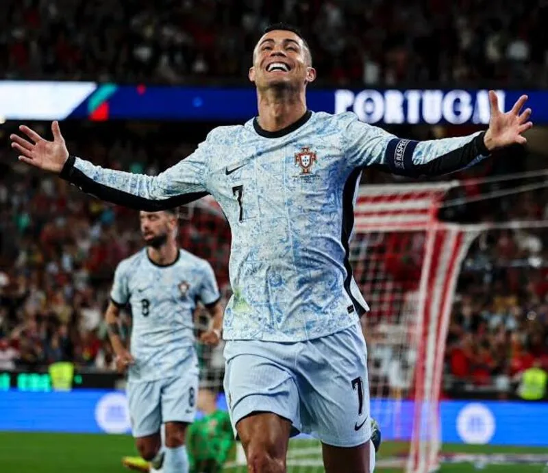 Với 976 bàn thắng chính thức, Cristiano Ronaldo chỉ còn thiếu 24 pha lập công để chạm cột mốc 1.000 bàn trong sự nghiệp.
