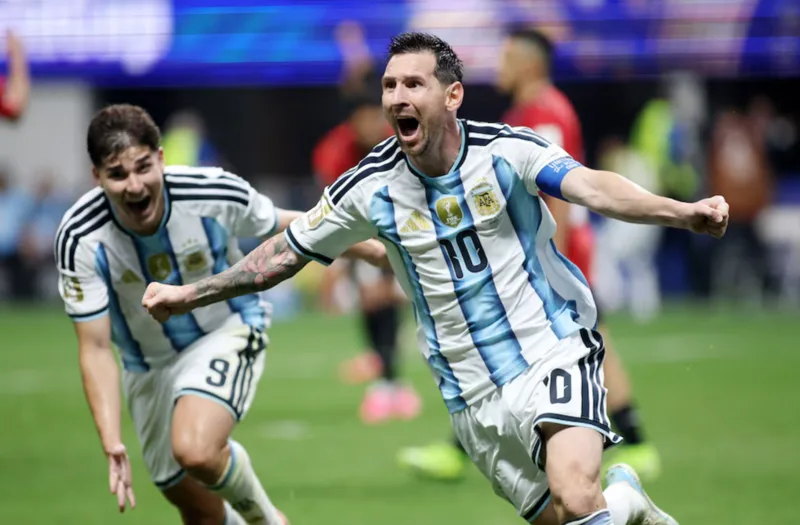 Messi tiếp tục viết lại lịch sử tại World Cup 2026 với tám bàn trước vòng bán kết và nâng tổng số bàn ở giải đấu lên 21.