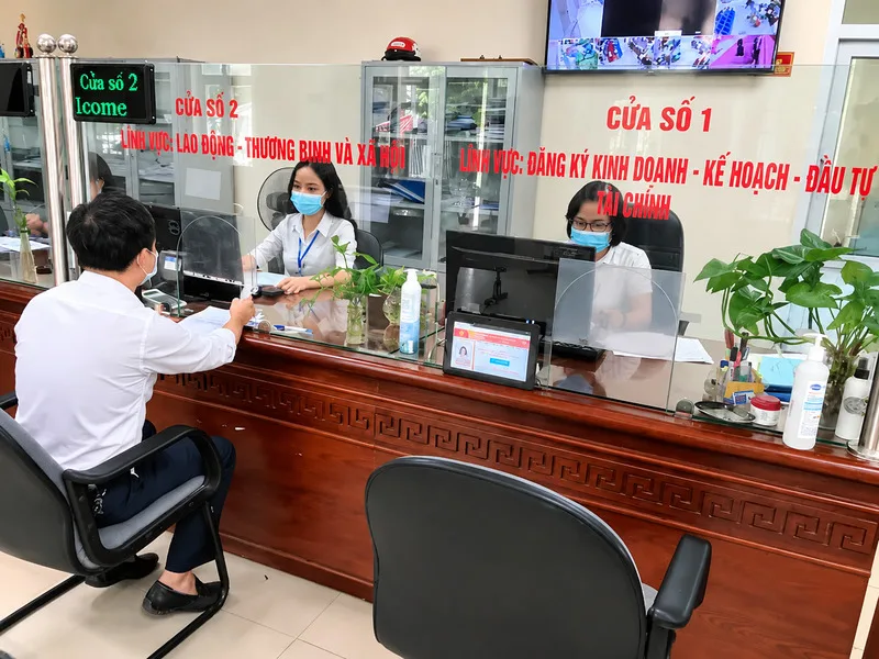 Người dân có thể nộp hồ sơ trực tiếp tại cơ quan đăng ký kinh doanh theo quy định.